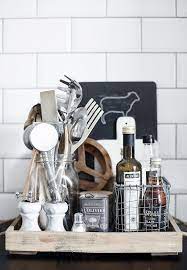 Wooden Tray In The Kitchen Of The The Helsinki Home Of Design Blogger Lagerma Captured B Decoration Interieure Cuisine Interieur De Cuisine Maison Scandinave