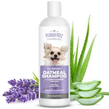In addition to this, vet's best also makes a medicated oatmeal shampoo, allergy itch relief shampoo, and hot spot treatment shampoo, as well as a waterless dog bath spray. Amazon Com 2 In 1 Oatmeal Dog Shampoo And Conditioner All Natural Relief For Itchy Dry Sensitive Skin With Soothing Aloe Vera Baking Soda Ph Balanced Get Smelly Dogs Coat Fresh And