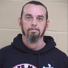 Arrest warrant issued for Andrea Lee's husband Donny Aaron for DV