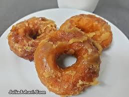Keria gula melaka is a type of doughnuts that made of sweet potato and slicked with smoky gula melaka, malaysian palm sugar.1. Resepi Kuih Keria Melaka Galeri Resepi