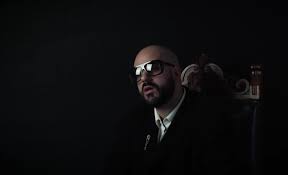 Et puis bon effectivement il était pas très clair dans ses propos mais ça a quand même pas mal été monté en mayonnaise, surtout après ses explications qui levaient le doute. Qui Est Papacito Le Youtubeur Star De L Extreme Droite