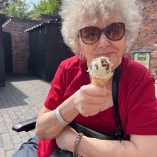 Hey Nec Fam hope ur all having a fab Sunday My son went to see UB40 last  night for the first time lol 😂 It got me reminiscing of the good old