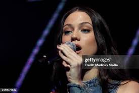 25 Photos & High Res Pictures