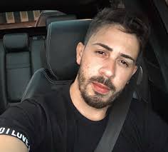 Luiz carlos ferreira dos santos ( penedo, 12 de junho de 1991 ), mais conhecido como carlinhos maia, é um humorista, ator, influenciador digital e empresário brasileiro. Carlinhos Maia Sobre Mae Biologica Nao Sinto Amor Sinto Pena