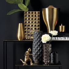 Every flower arrangement is completely unique; 20 Modern Vases With Sleek Style