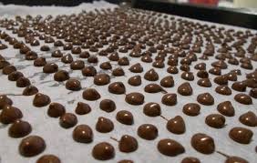 Pepites De Chocolat Fait Maison Avec Thermomix Recette Thermomix Pepites De Chocolat Maison Chocolat Maison Pepite Chocolat