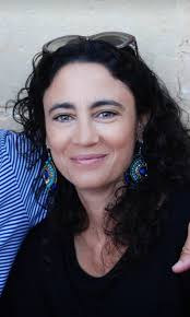 Kylie Poppe , who is reading a Masters in Family Therapy and Systemic  Practice ,(Faculty for Social Wellbeing) loves to travel and read  -preferably simultaneously says this about her studies: 'so far