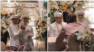 Pernikahan citra kirana telah dilangsungkan pada 1 desember 2019 lalu dengan adat sunda. Pernikahan Rezky Aditya Citra Kirana Dan Guntur Triyoga