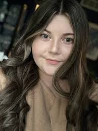 Katelyn Farr's Instagram, Twitter & Facebook