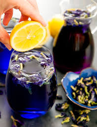 Butterfly Pea Flower Tea With Lemonade Kirbie S Cravings Recipe Butterfly Pea Flower Tea Tea Blends Recipes Butterfly Pea Tea