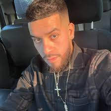 Who can remove this splinter from my finger, it's hurting