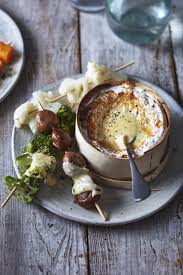 Mont D Or Au Four Et Brochettes De Legumes Brochette Legume Recettes De Cuisine Brochette