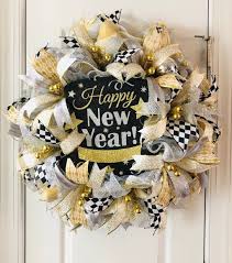 50 Popular Winter Front Door Decoration Ideas Sweetyhomee Door Decorations Winter Wreath Front Door Decor
