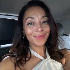 Jane Batty's Instagram, Twitter & Facebook