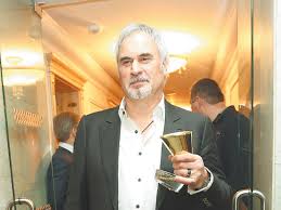 В его семье не было ни одного творческого. Valerij Meladze Ne Hochetsya Verit Chto Proishodyashee Pobeda Dyavola Mk