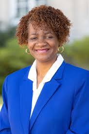 Eileen Slater's Instagram, Twitter & Facebook