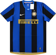 Inter milan shirts, jersey & football kits 2021 / 2022 more about inter milan shirts, jersey & football kits 2021 / 2022 hide get your official jersey of the football club internazionale milano s.p.a and support the inter, probably one of the clubs with the most fans in europe. Maillots Inter Milan 2008 09