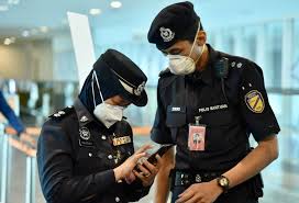 Pakaian pdrm pakaian seragam pegawai rendah polis sumber fb polis diraja malaysia royal malaysia police pusat latihan polis diraja malaysia pulapol kuching sarawak. Here S How You Can Identify Different Police Ranks So You Can Protect Yourself