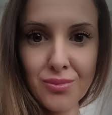 ☀️ Are you a “Toe in the Water First” or “Dive Right In” type? 🏊‍♀️ The  summer showdown is ON — which camp are you in? 😎👇 🌊 TOE IN THE WATER