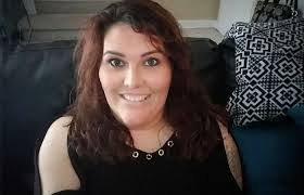 Sara Henderson's Instagram, Twitter & Facebook