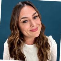 Tracy Muck's Instagram, Twitter & Facebook