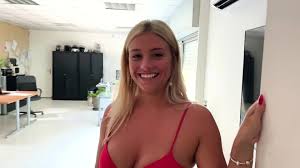 Miss Alice, The Most Beautifiul Secretary - Miss Alice Wild - EPORNER