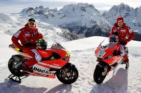 Entah darimana sumbernya, seharian ini berita tentang kematian valentino rossi beredar sangat. Nicky Hayden Meninggal Dunia Valentino Rossi Kehabisan Kata Kata Okezone Sports