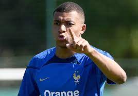 Mbappé, sobre su futuro: «Mi única opción es seguir en el PSG»