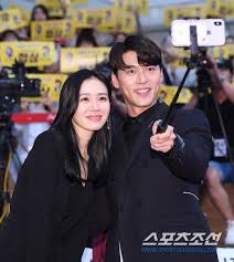 Maybe you would like to learn more about one of these? Fans Claim Hyun Bin And Son Ye Jin Are Dating Following A New Discovery In Behind The Scenes Footage Koreaboo