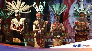 Malaysia terkenal dengan masyarakat yang berbilang bangsa dan agama. Gawai Dayak Pesta Rakyat Di Batas Negara