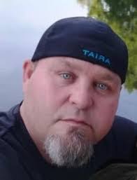 Gavin Lynch's Instagram, Twitter & Facebook