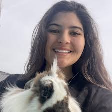 Kerry Stone's Instagram, Twitter & Facebook