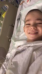 Local: Mihnea, copilul de 8 ani, din Vatra Dornei, cu distonie  generalizată, a fost operat cu succes la Barcelona » Monitorul de Suceva