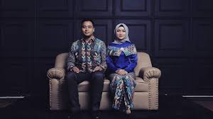 Butik jateng specialis couple muslim. Inspirasi Model Baju Batik Couple Modis Untuk Pesta Kepogaul