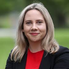 Laura Harmon's Instagram, Twitter & Facebook