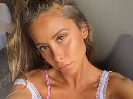 Jamás haría una canción para los haters. Camila Gallardo Met A Popular Character And Did Not Hesitate To Portray The Moment