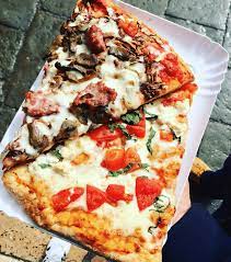 Okay, so there may be a few more things that remind me of italy such as pasta, gelato, gondolas, and leaning towers but at that time, finding the best pizza in venice was the only thing on my mind and hopefully in my stomach. The 7 Best Places For Pizza In Venice Big 7 Travel