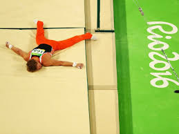 Jeff roberson, ap jordan chiles competes on the uneven bars during the women's u.s. Dutch Gymnast Face Planted After Falling Off The High Bar