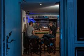 No one can kill a good idea, everyone can claim his or her arguments, the troublemakers are not pushed to the edge, and excellence wins. Oneway Pub Montafon At