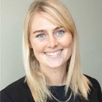 Julie Pinney's Instagram, Twitter & Facebook