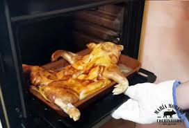 Con una que es 100% autóctona de españa, con todas las ventajas culinarias que esto trae consigo. Como Asar Un Cochinillo En Casa Receta Paso A Paso