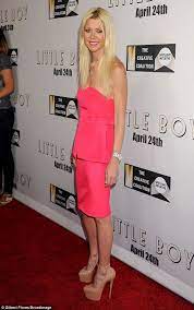 Tara Reid Flaunts Worryingly Thin Figure At Little Boy Premiere In La Tara Reid Tara Reed Fashion