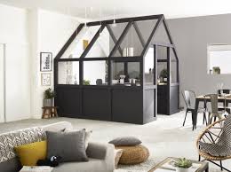 Les odeurs et les bruits de cuisine sont ainsi cantonnés dans l'espace vitré sans rien ôter de la convivialité d'une cuisine ouverte. Verrieres D Interieur 20 Idees Pour Trouver L Inspiration