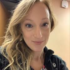 Jennifer Leininger's Instagram, Twitter & Facebook