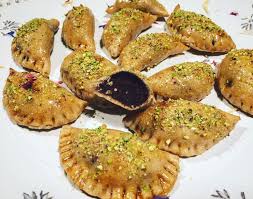 La calamarata con cozze e fagioli, è un piatto della tradizione partenopea, la sua realizzazione, è abbastanza semplice e veloce!! Panzerottini Dolci Con Fagioli Azuki Cioccolato Castagne Cucina Consapevole Macrobiotica E Salute