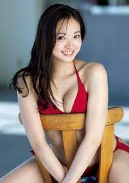 川瀬 莉子 水着