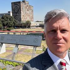 El embajador Cameron MacKay participó en el primer “Mexico Supplier  Symposium” organizado por @bombardier_jets. Esta empresa canadiense de  clase mundial es líder en el diseño y fabricación de aviones privados y para