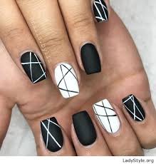 Acrylic Black And White Striped Nails Matte Black And White Manicure Ladystyle White Acrylic Nails Manicure Pretty Nails