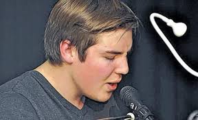 Gregor Weihbrecht siegte beim Music Contest des  Matthias-Grünewald-Gymnasiums