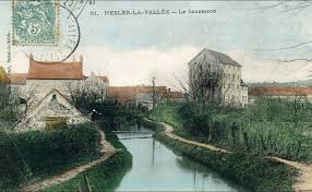 Photos et carte postales anciennes de Nesles-la-Vallée - Mairie de Nesles -la-Vallée et son village